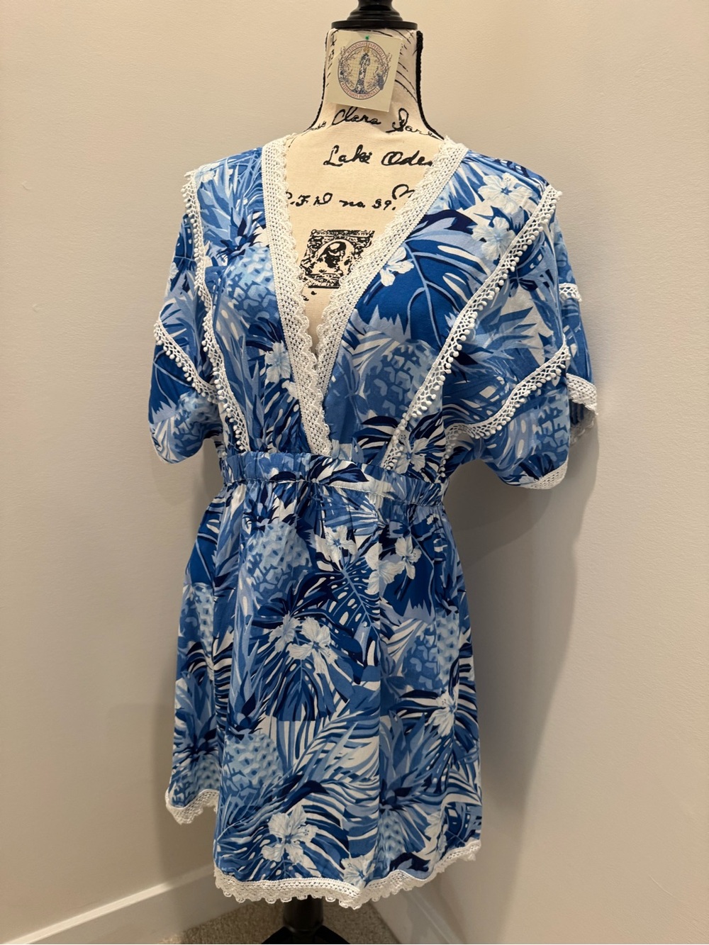 America & Beyond Swim Cover-Up size Floral With Lace Trim Size L